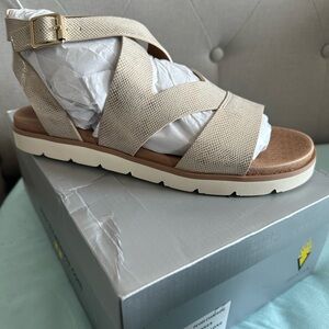 Volatile S’mores Sandals in Champagne with Crossover‎ Straps